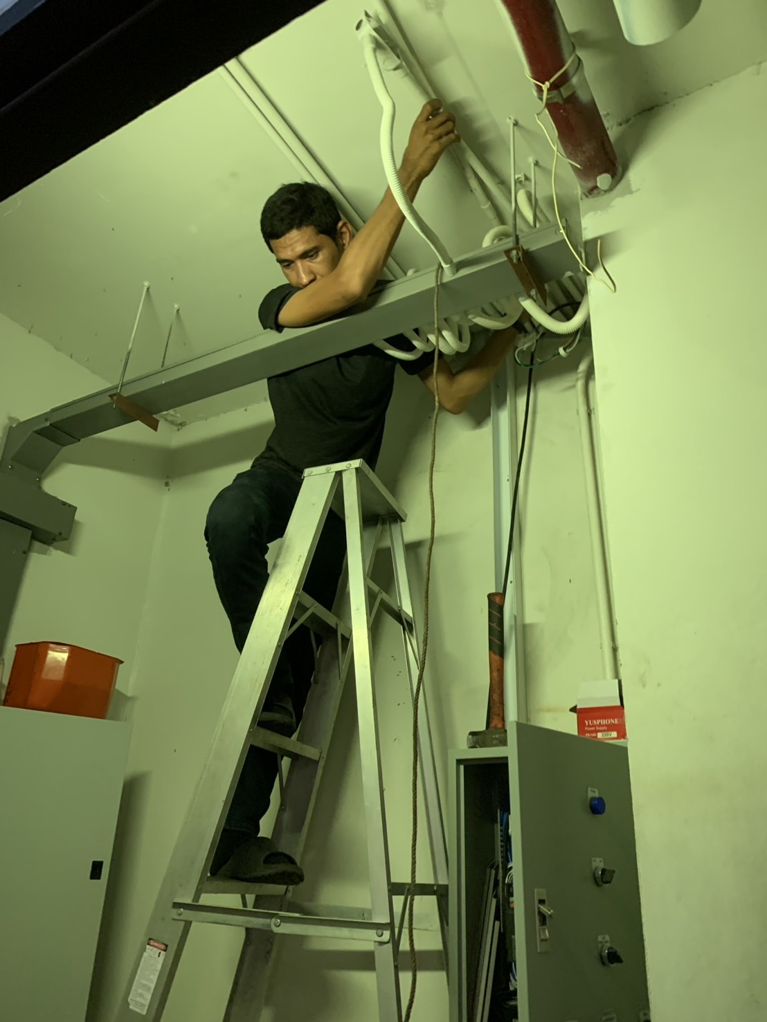 DUMBWAITER 5